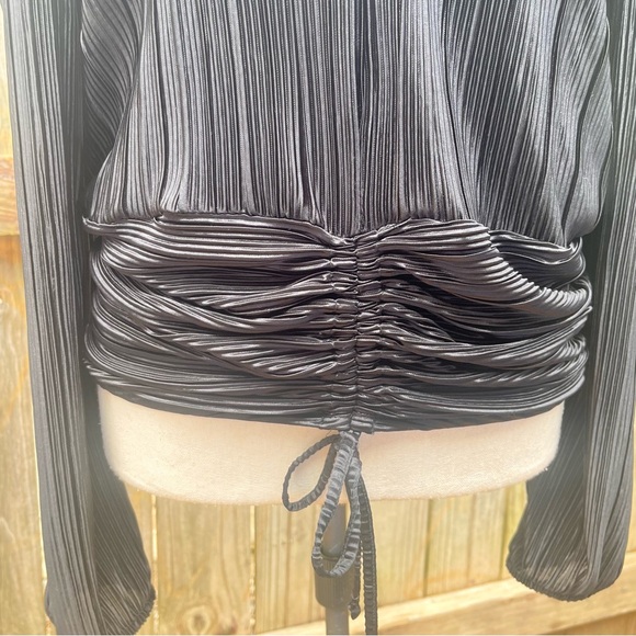 Absolutely Famous Lady’s Blouse with Gathered Hemline; Size L - Picture 5 of 11